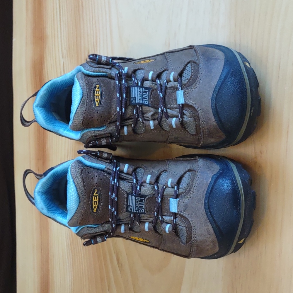 KEEN Women's Durand Trail Hiking Shoes. Waterproof. Leather. Made in USA - Picture 2 of 10